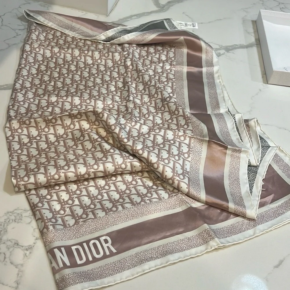 Dior reversible pale
